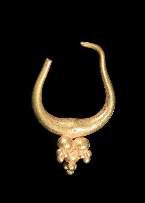 West-Aziatisch Goud Oorbellen met granulaire decoratie, Antiek en Kunst, Antiek | Overige Antiek