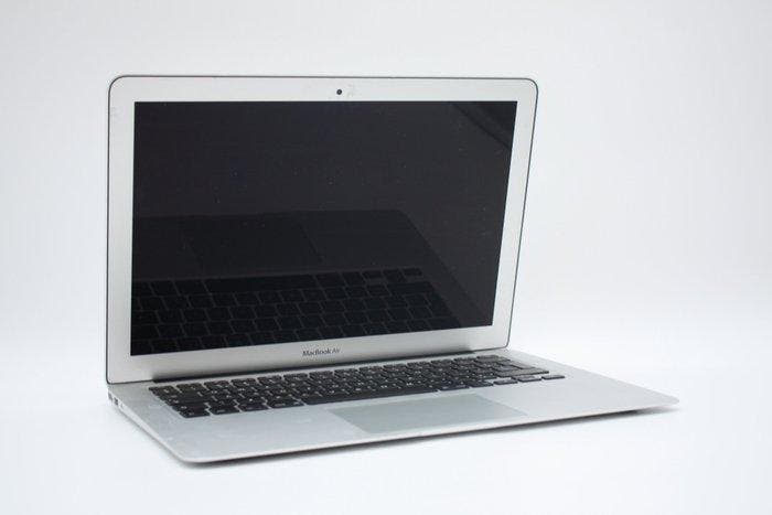Rare find: Apple MacBook Air 13 inch (2015) | Core i5 1.6Ghz, Consoles de jeu & Jeux vidéo, Consoles de jeu | Accessoires Autre