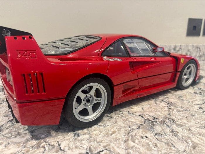 Panini / DeAgostini 1:8 - Modelauto - Ferrari F40 LM, Hobby en Vrije tijd, Modelauto's | 1:5 tot 1:12