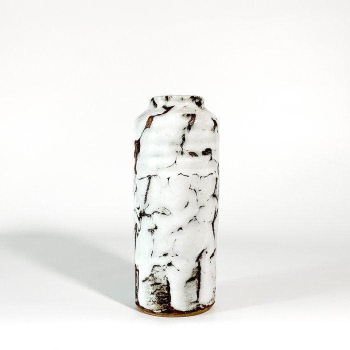 Vaas - Keramiek - Japan - Witte glazuur Hanaire () (Zonder, Antiek en Kunst, Antiek | Overige Antiek