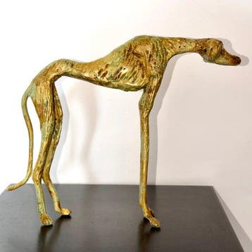 Abdoulaye Derme - sculptuur, Lévrier stylisé - 23 cm - Brons