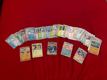Pokémon - 60 Card - Charizard, Charmander, Flygon Foil, Full, Nieuw