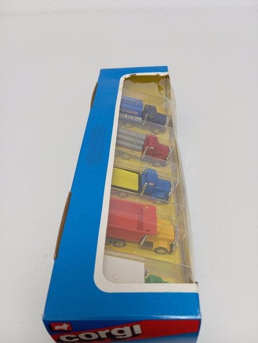 Modelauto - Coffret Corgi – Lot de 5 camions miniatures, Hobby en Vrije tijd, Modelauto's | 1:5 tot 1:12