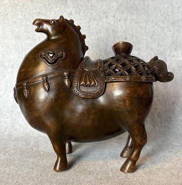 Beeld, Wierookbrander Tang-Dynastie paard - 17 cm - Brons