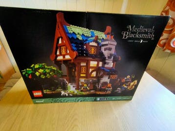 Lego Set - 21325 - Ideas (CUUSOO) - Medieval Blacksmith