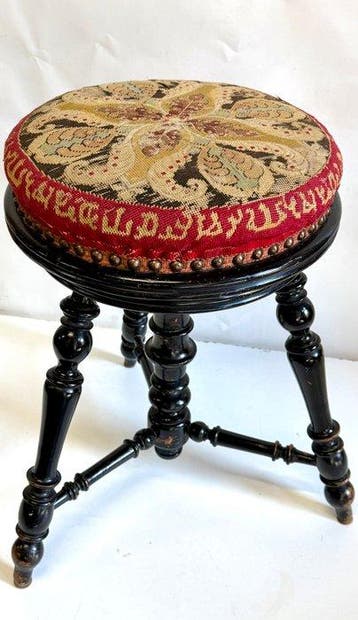 Kruk - Piano kruk uit de late 19e eeuw, „Petit Point”
