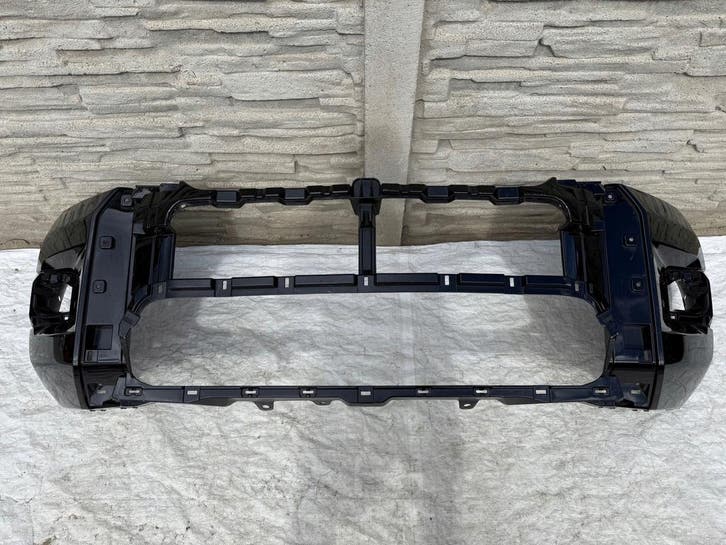Toyota Hilux VIII voorbumper 52119-YP140, Autos : Pièces & Accessoires, Carrosserie & Tôlerie, Envoi