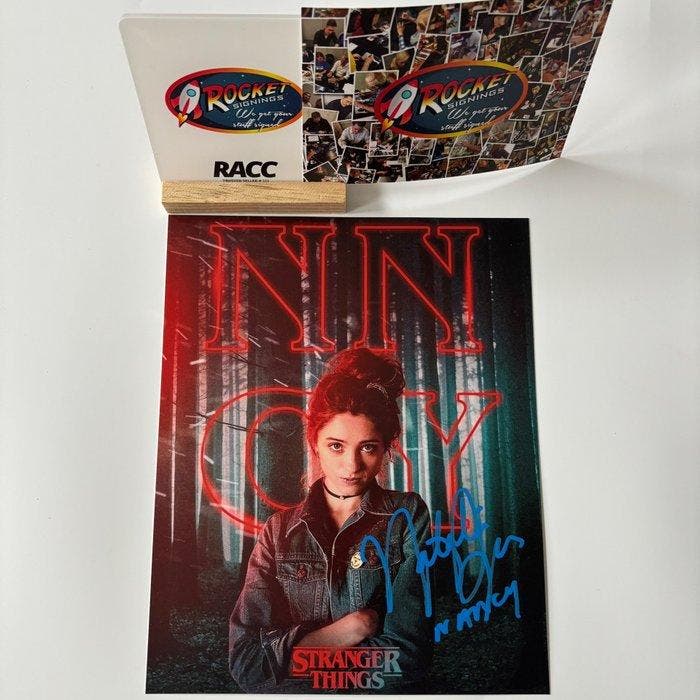 Stranger Things - Signed by Natalia Dyer, Collections, Cinéma & Télévision