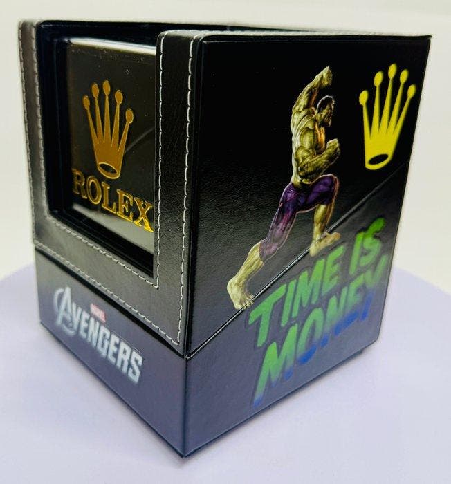 Vanessa Fodera (1981) - HULK vs ROLEX / TIME IS MONEY -, Antiek en Kunst, Kunst | Designobjecten