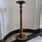 Antiker Holz Blumenständer – Gedrechselte Säule im Vintage