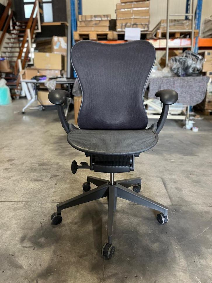 Herman Miller Mirra 2 - ergonomische bureaustoel, Huis en Inrichting, Bureaustoelen, Bureaustoel, Zwart, Zo goed als nieuw, Ergonomisch