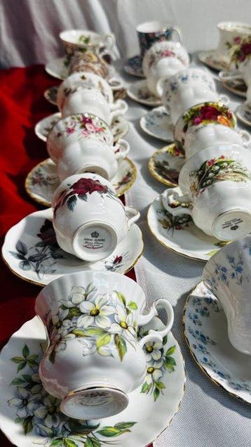 Royal Albert - Service de table (24) - Porcelaine, Os