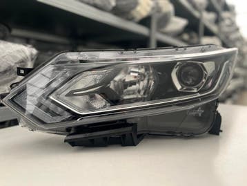 NISSAN QASHQAI J11 LIFT HALOGEN+LED KOPLAMP LINKS 21511AKL, Autos : Pièces & Accessoires, Verzenden