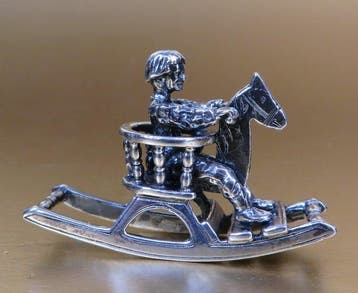 1985 : Kind in schommelpaard - Miniatuur figuur -