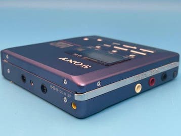 Sony - MZ-R55 Walkman