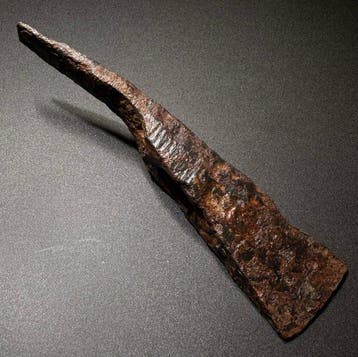 Viking periode IJzer Zeldzame gecombineerde bijl met twee