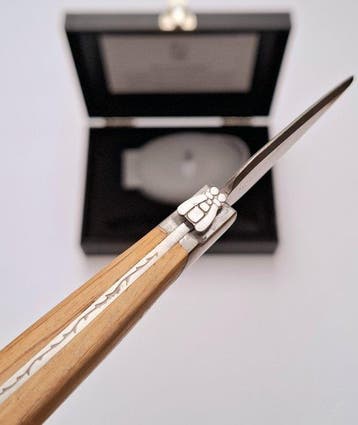 Laguiole - Oyster Knife & Oyster holder - Oak Wood handle -