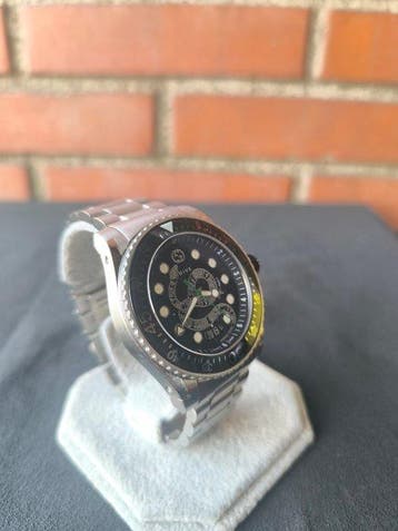 Gucci - Dive - Sans prix de réserve - YA136218 - Homme -, Handtassen en Accessoires, Horloges | Heren, Nieuw