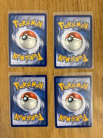 Pokémon - 4 Card - Pikachu, Bulbasaur, Squirtle, Charmander, Hobby en Vrije tijd, Nieuw