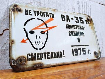 Schedel en donder - Emaille plaat - USSR Geëmailleerd