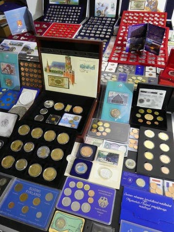 Europa. Collection of coins/banknote/medals/euro inkl. pp
