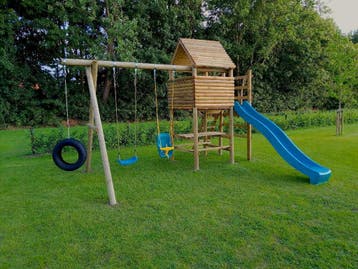 Houten speeltoestel en speelhuisjes, Kinderen en Baby's, Speelgoed | Buiten | Speeltoestellen, Ophalen of Verzenden, Nieuw