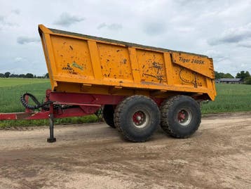 Veiling: Landbouwkipper Jako Tiger 240SK 2005