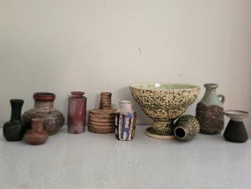 Vaas - Aardewerk - Lot van tien vintage vazen