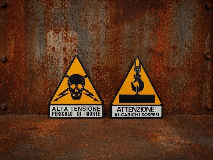Authentiek paar Italiaanse waarschuwingsborden (44,5 × 40, Antiek en Kunst, Antiek | Wandborden en Tegels