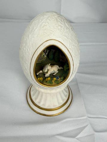 Franklin Mint - Figurine - The Enchanted Garden of Romance –