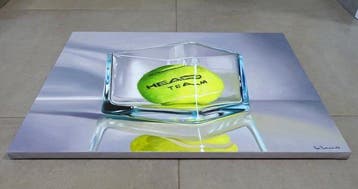 Roi Passarini - Palla da tennis in vaso di vetro