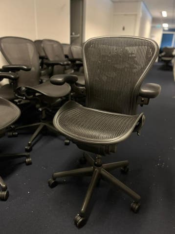 Herman Miller Aeron Full Option, Inclusief Posturefit, Verzenden, Bureaustoel