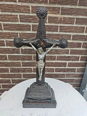 Staande kruisbeeld - Tramp Art - 57 cm - Hout - 1900-1910, Antiek en Kunst