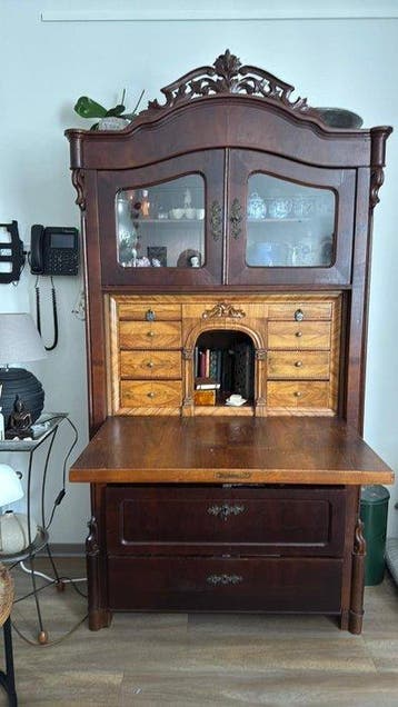 Secrétaire - Mahonie - Klepsecretaire, mahonieho