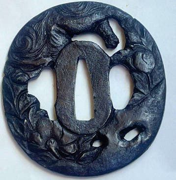 Shishi-leeuw, pioenbloemmotief, tsuba - Japan