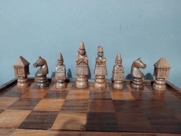 Schaakspel - Indonesische Schaakstukken - Hout, Antiek en Kunst