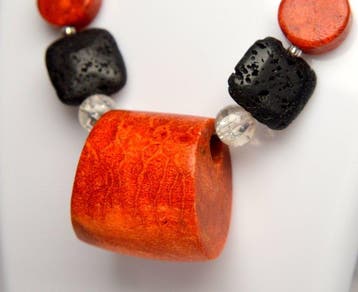 Koraal - Red Coral & Black Lava - Halsketting