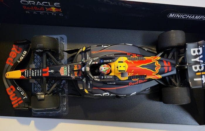 Minichamps 1:18 - Modelauto - Oracle Red Bull Racing RB18, Hobby en Vrije tijd, Modelauto's | 1:5 tot 1:12