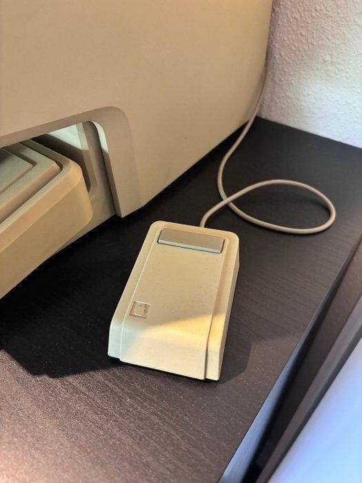 Apple Lisa Mouse A9M0050 – Original first Apple mouse – Made, Games en Spelcomputers, Spelcomputers | Overige Accessoires