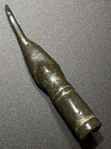 Renaissance Bronze Stylo en bon état, joliment orné, avec