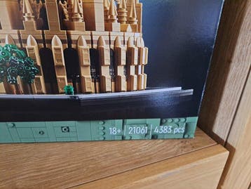 Lego Set - 21061 - Architecture - Notre-Dame de Paris