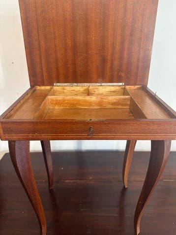 Salontafel - Hout - Klein muziekdoos-tafeltje