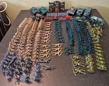 Divers - Figuur - Plastic soldaatjes set (191 stuks) met