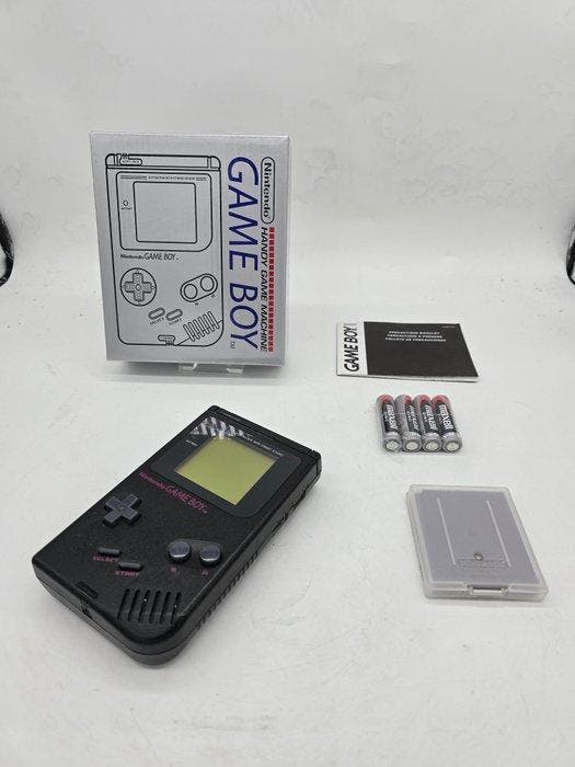 Nintendo - Gameboy Classic - DMG-01 Play It Loud black (new, Consoles de jeu & Jeux vidéo, Consoles de jeu | Accessoires Autre