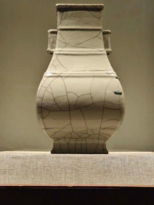 Vaas - Porselein - China - Yongzheng (1723-1735) -, Antiek en Kunst, Antiek | Overige Antiek