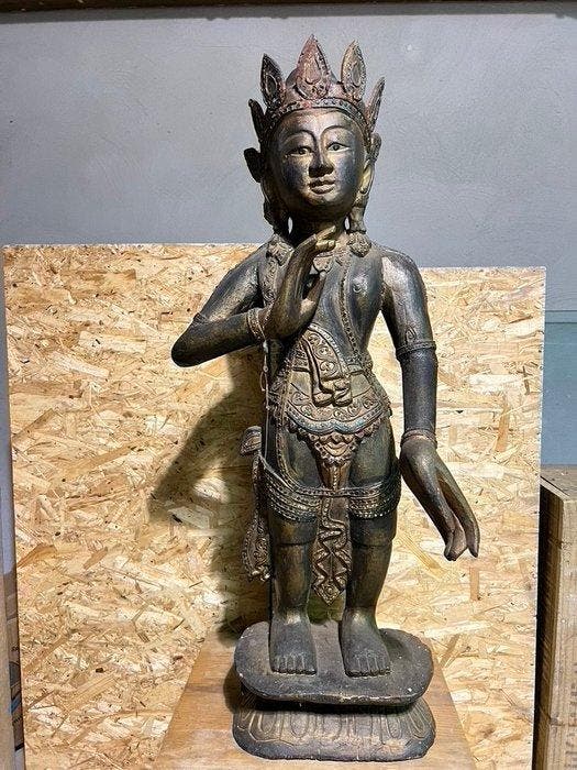 Groot houten beeld van een Bodhisattva / Devata –, Antiek en Kunst, Kunst | Niet-Westerse kunst