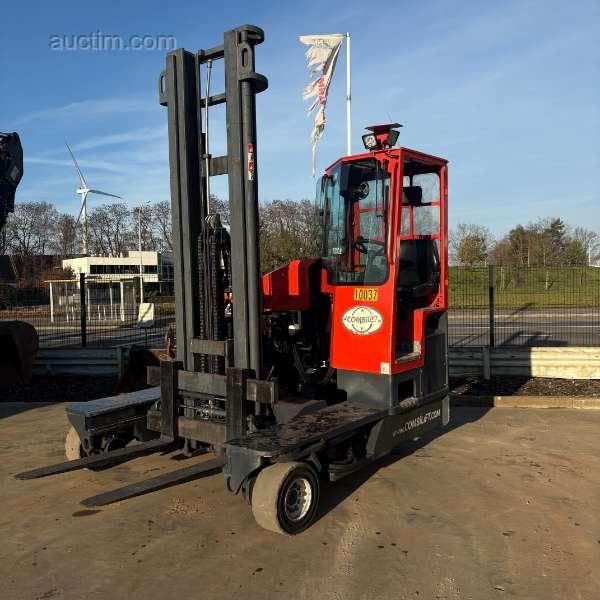 Combilift C4000 reachtruck 2010, Zakelijke goederen, Machines en Bouw | Heftrucks en Intern transport, Ophalen