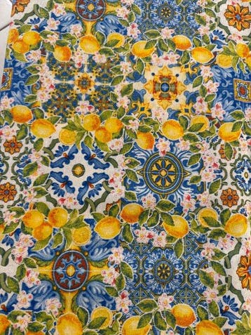Magnifique tissu d’ameublement avec des citrons et des