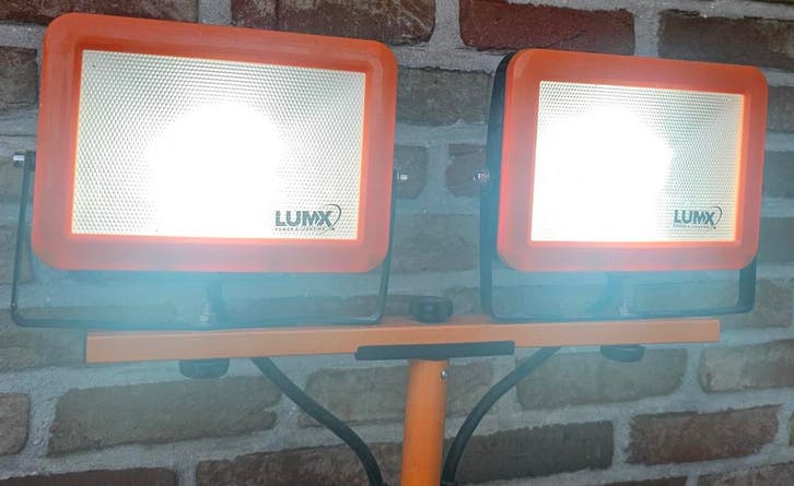 LUMX LED FT-60 Bouwlamp 2x30W op Statief IP65 Werflamp, Bricolage & Construction, Éclairage de chantier, Enlèvement ou Envoi