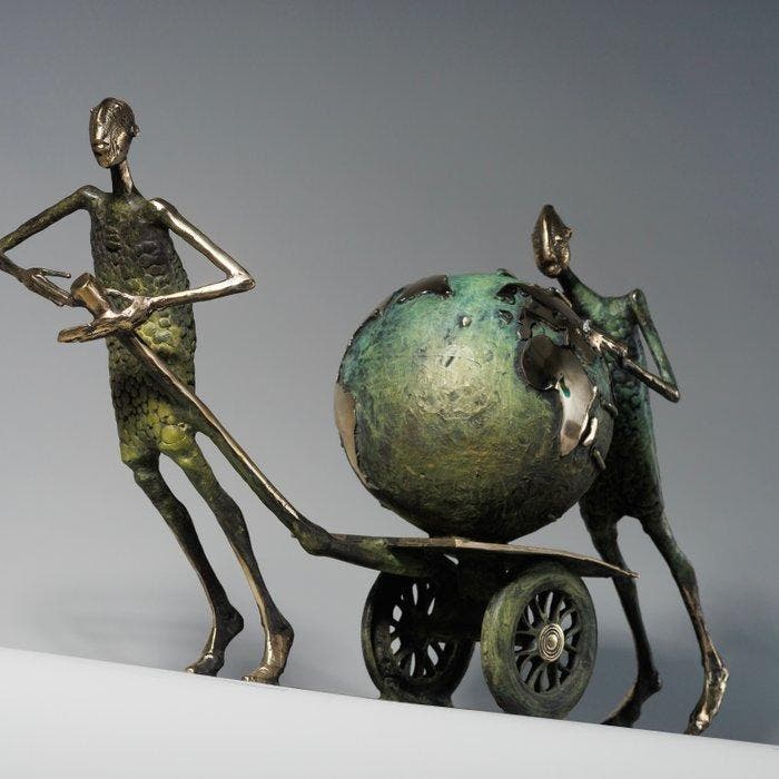 De Zet (1975) - Together we move the world- LARGE 9kg bronze, Antiek en Kunst, Kunst | Designobjecten